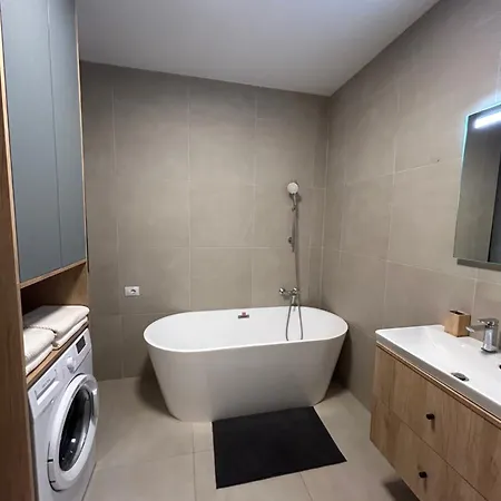 C&e Apartment Craiova